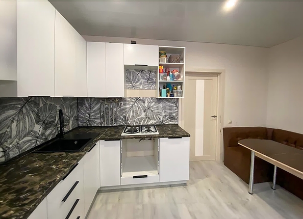 
   Продам 2-комнатную, 59.7 м², Космическая ул, 88/2к12

. Фото 5.