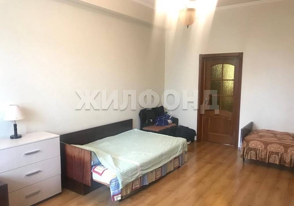 
   Продам 2-комнатную, 64 м², Полтавская ул

. Фото 1.