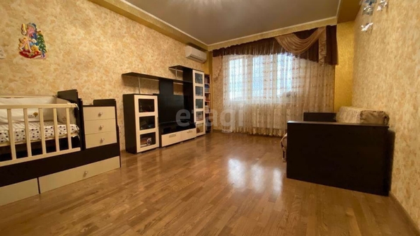 
   Продам 2-комнатную, 66.6 м², Сергея Есенина ул, 100

. Фото 1.