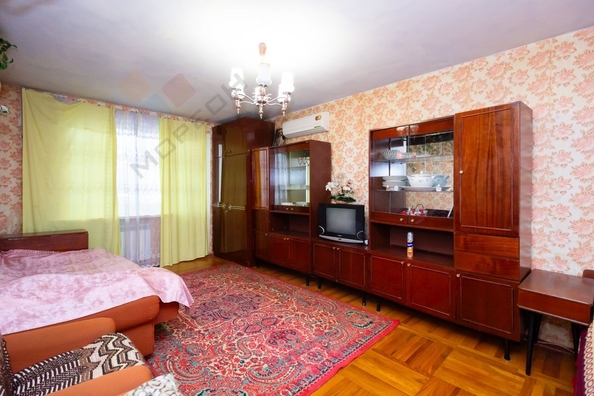 
   Продам 1-комнатную, 32.8 м², Селезнева ул, 214

. Фото 3.