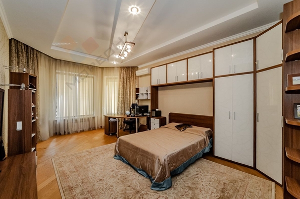 
   Продам дом, 330 м², Краснодар

. Фото 10.