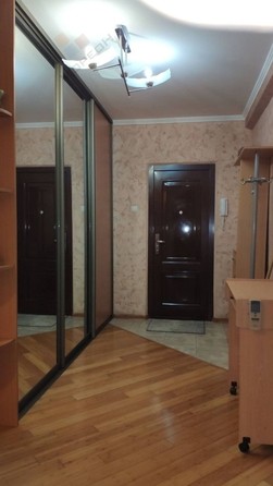 
   Продам 2-комнатную, 70 м², Думенко ул, 33

. Фото 8.