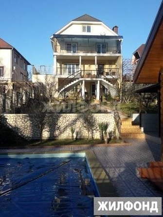 
   Продам дом, 250 м², Сочи

. Фото 2.