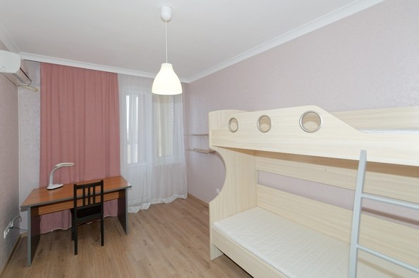 
   Продам 3-комнатную, 91 м², Краснодарская ул, 64Бк1

. Фото 10.