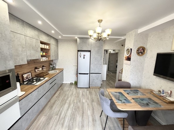 
   Продам 3-комнатную, 100 м², Владимирская ул, 55к5

. Фото 1.