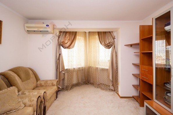 
   Продам 2-комнатную, 65.7 м², Ставропольская ул, 80

. Фото 3.