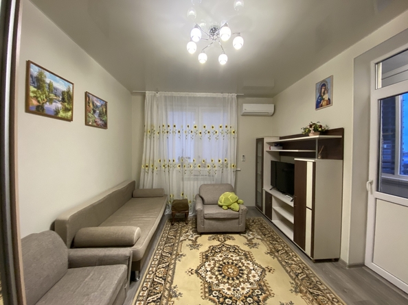 
   Продам 1-комнатную, 35 м², Рождественская ул, 42

. Фото 5.