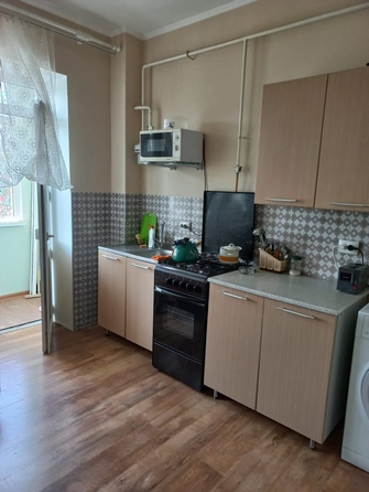 
   Продам 1-комнатную, 38 м², Самбурова ул, 252

. Фото 2.