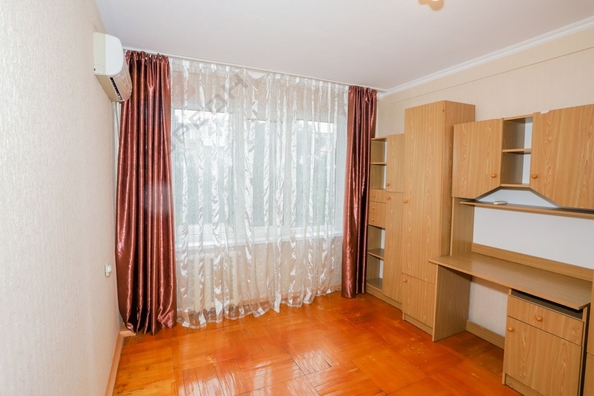 
   Продам 2-комнатную, 43.5 м², Дзержинского ул, 99

. Фото 1.