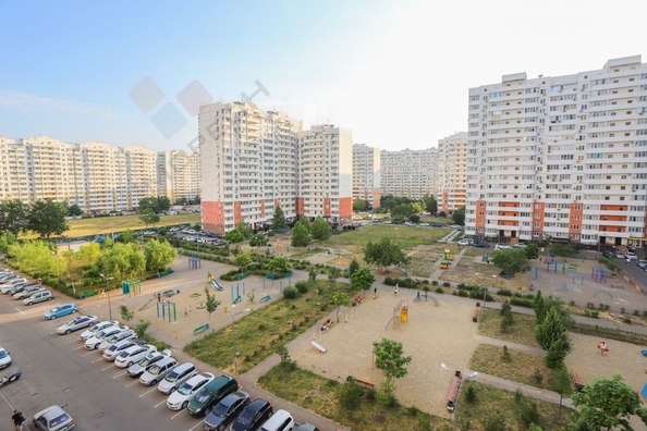 
   Продам 2-комнатную, 56.4 м², Артюшкова В.Д. ул, 27

. Фото 18.