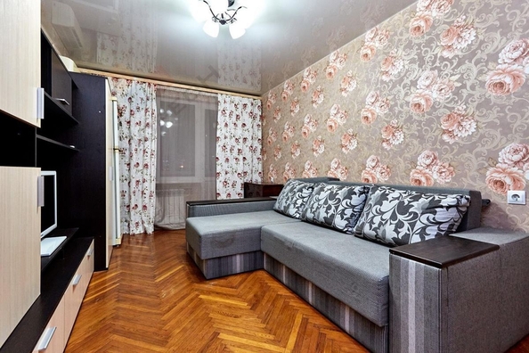 
   Продам 3-комнатную, 65 м², Бабушкина ул, 281/1

. Фото 4.