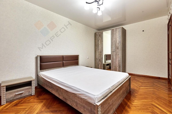 
   Продам 3-комнатную, 65 м², Бабушкина ул, 281/1

. Фото 5.