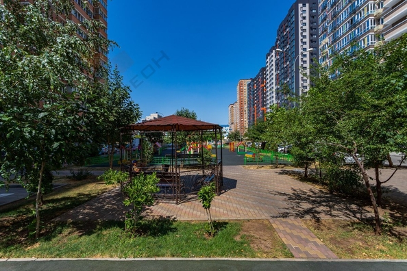 
   Продам 2-комнатную, 57 м², Героя Яцкова И.В. ул, 1/10

. Фото 18.