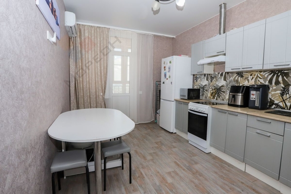 
   Продам 1-комнатную, 38.3 м², Героя Георгия Бочарникова ул, 1

. Фото 3.