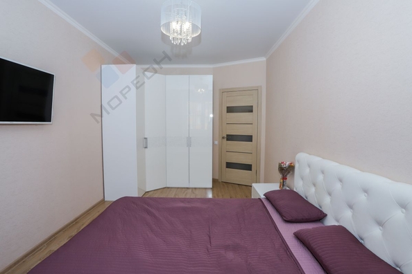 
   Продам 1-комнатную, 37.6 м², Сергея Есенина ул, 141

. Фото 2.