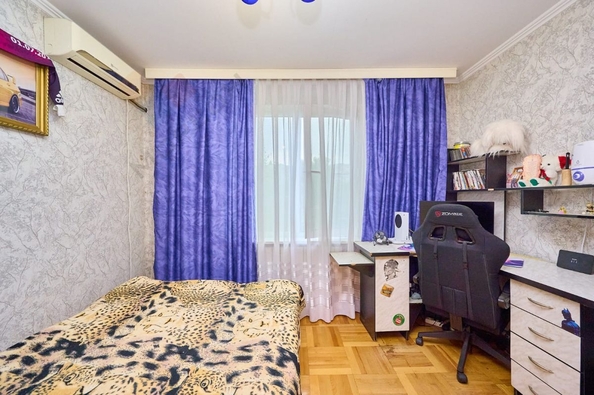 
   Продам 4-комнатную, 75.1 м², Платановый б-р, 9

. Фото 17.