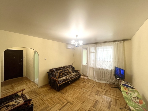 
   Продам 3-комнатную, 75 м², Ленина ул, 157

. Фото 2.