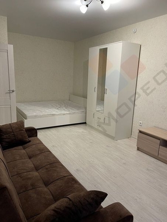 
   Продам 1-комнатную, 36.1 м², Героя Советского Союза Якова Кобзаря ул, 2

. Фото 2.