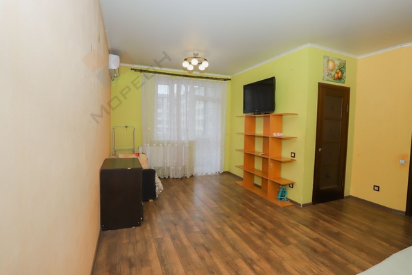 
   Продам 1-комнатную, 39.7 м², Сергея Есенина ул, 84Г

. Фото 3.