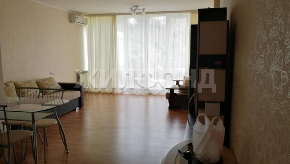 
   Продам 1-комнатную, 40 м², Полтавская ул, 19/6

. Фото 2.