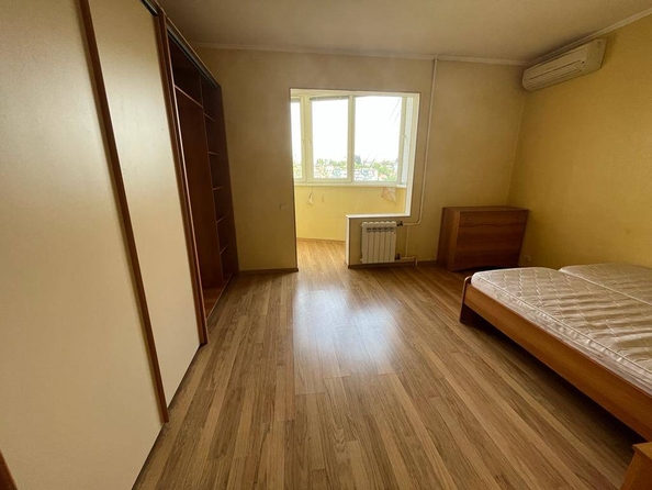 
   Продам 2-комнатную, 65 м², Клубничная ул, 32

. Фото 6.