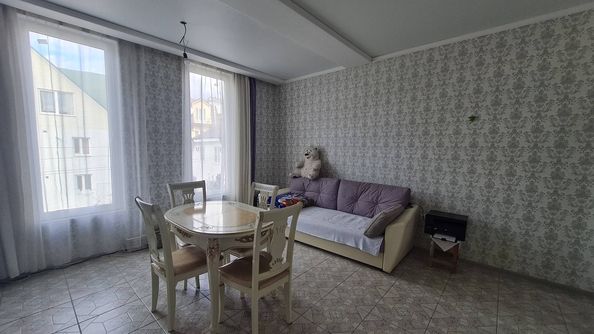 
   Продам 2-комнатную, 65.2 м², Изумрудная ул, 9/3

. Фото 2.