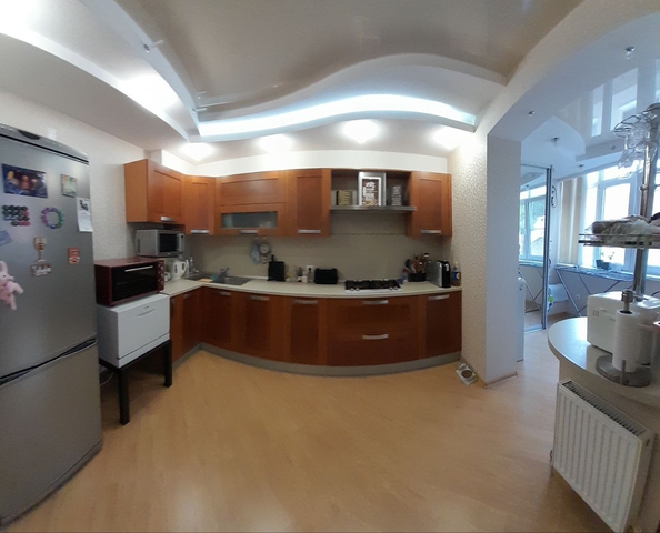 
   Продам 2-комнатную, 78 м², Колхозная ул, д 11

. Фото 2.