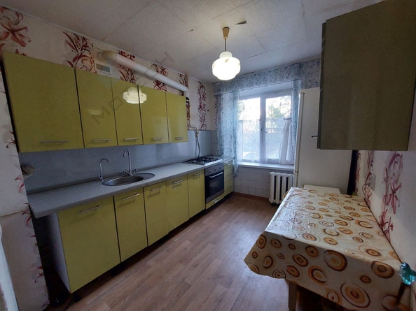 
   Продам 3-комнатную, 59.7 м², Симферопольская ул, 40

. Фото 1.