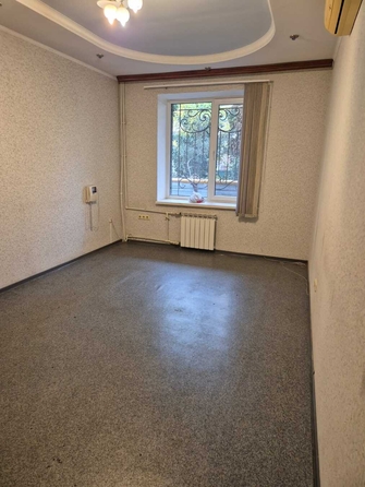 
   Продам 2-комнатную, 65 м², Терская ул, 40

. Фото 2.