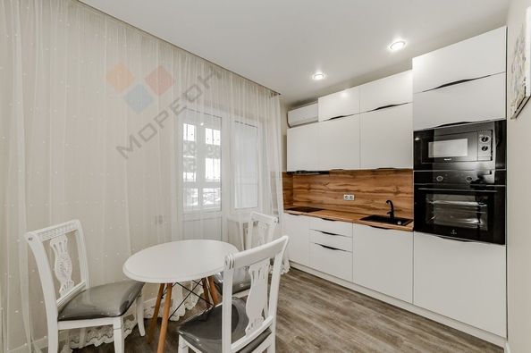 
   Продам 1-комнатную, 36 м², Питерская ул, 40

. Фото 1.