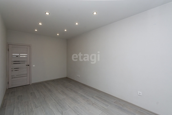 
   Продам 2-комнатную, 80 м², Любимово мкр, 18

. Фото 21.