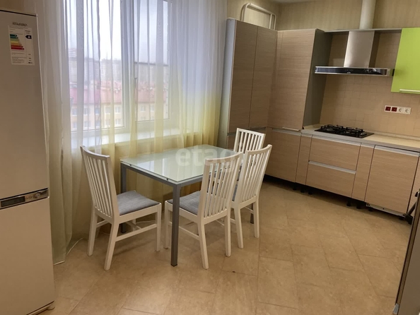 
   Продам 2-комнатную, 88.2 м², Черкасская ул, 79

. Фото 6.