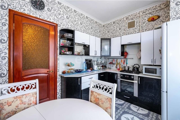 
   Продам 2-комнатную, 63.7 м², Черкасская ул, 109

. Фото 2.