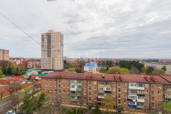 
   Продам 3-комнатную, 62.8 м², Ставропольская ул, 184

. Фото 12.