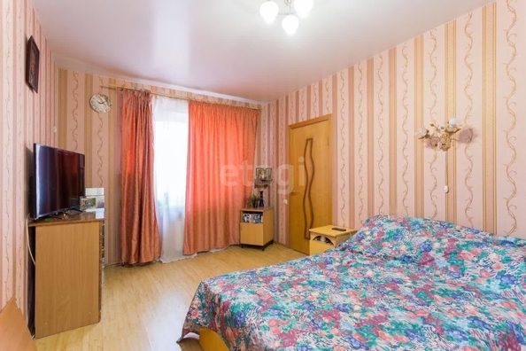 
   Продам 2-комнатную, 63.8 м², Ангарская ул, 1

. Фото 4.