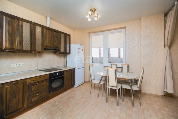 
   Продам 2-комнатную, 65.1 м², Казбекская ул, 12

. Фото 2.