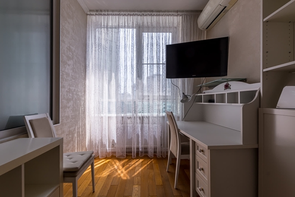 
   Продам 3-комнатную, 130 м², Кубанская Набережная ул, 37/11

. Фото 34.