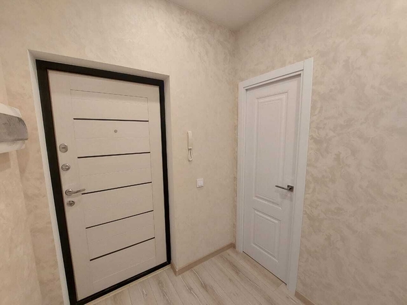 
   Продам 1-комнатную, 42 м², Омелькова ул, 93

. Фото 10.