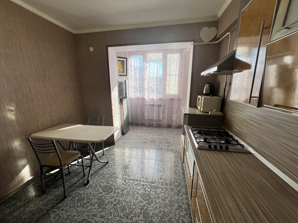 
   Продам 2-комнатную, 50 м², Омелькова ул, 14В

. Фото 6.