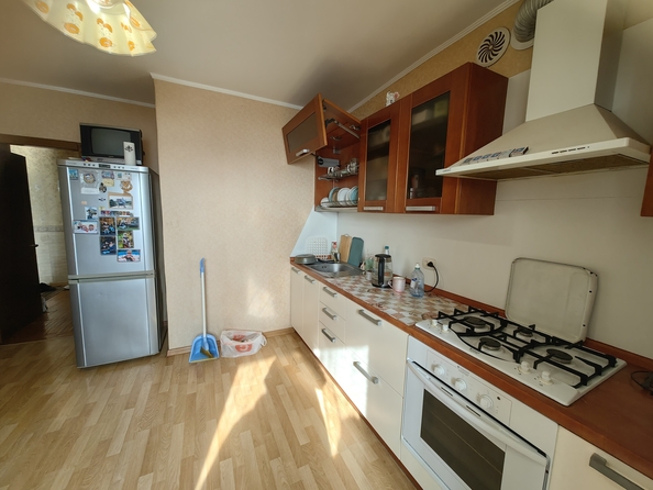 
   Продам 4-комнатную, 90 м², Крымская ул, 190

. Фото 4.