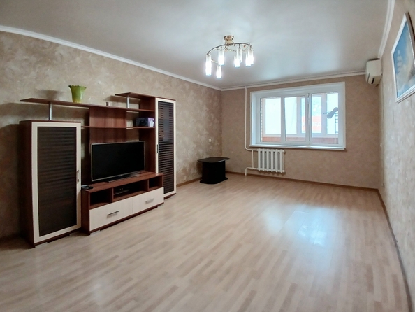 
   Продам 2-комнатную, 65 м², Астраханская ул, 77

. Фото 1.