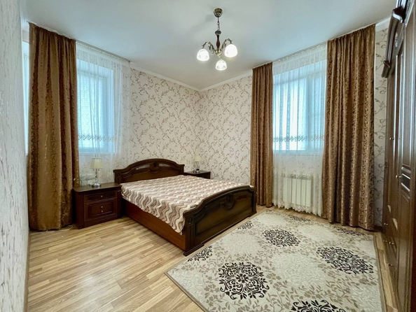 
   Продам 2-комнатную, 63 м², Кати Соловьяновой ул, 84

. Фото 13.