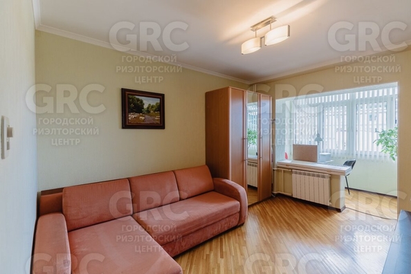 
   Продам 2-комнатную, 60 м², Севастопольская ул, 31

. Фото 4.