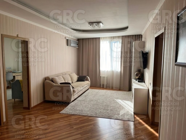 
   Продам 3-комнатную, 88 м², Юных Ленинцев ул, 10

. Фото 4.