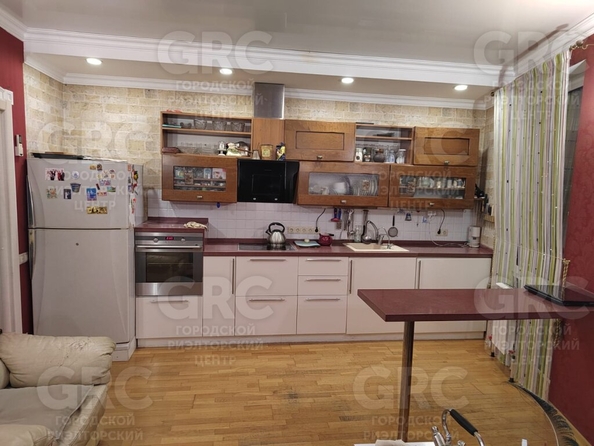 
   Продам 3-комнатную, 75 м², Юных Ленинцев ул, 10

. Фото 1.