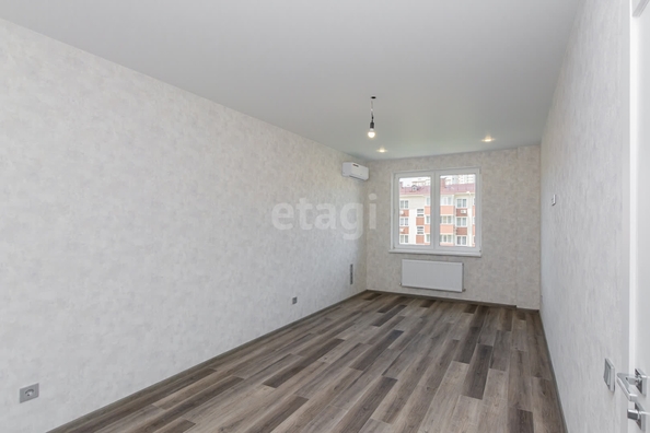 
   Продам 1-комнатную, 35 м², краеведа Соловьёва В.А. ул, 6/2

. Фото 2.