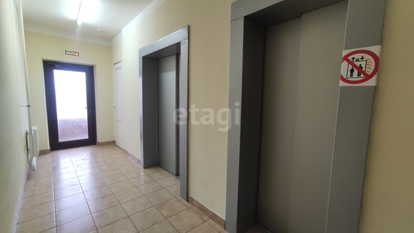 
   Продам 1-комнатную, 42 м², Лаврова ул, 8/5

. Фото 11.