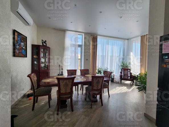 
   Продам коттедж, 350 м², Сочи

. Фото 7.