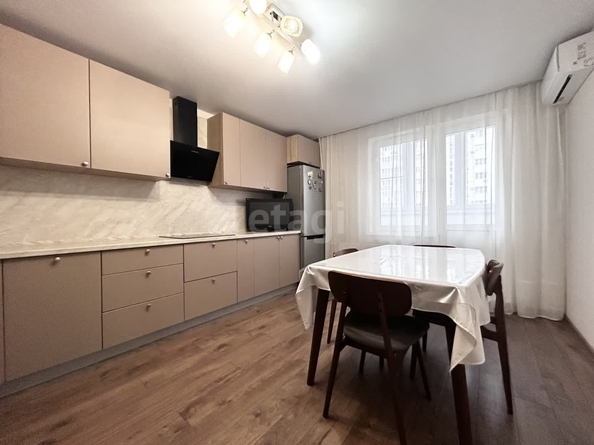 
   Продам 2-комнатную, 65 м², Валерия Гассия ул, 21

. Фото 3.