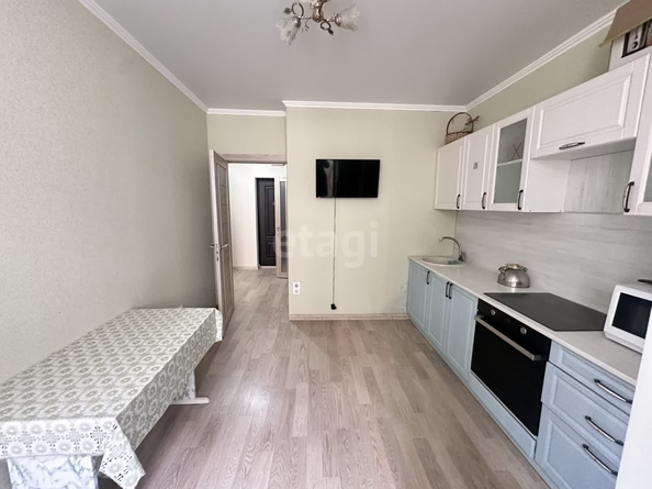 
   Продам 1-комнатную, 40.5 м², Героя Яцкова И.В. ул, 15/1

. Фото 2.